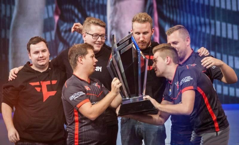 Viper 祝贺了 Zeus ：感谢你今天的精彩表现，祝你生日快乐🎂